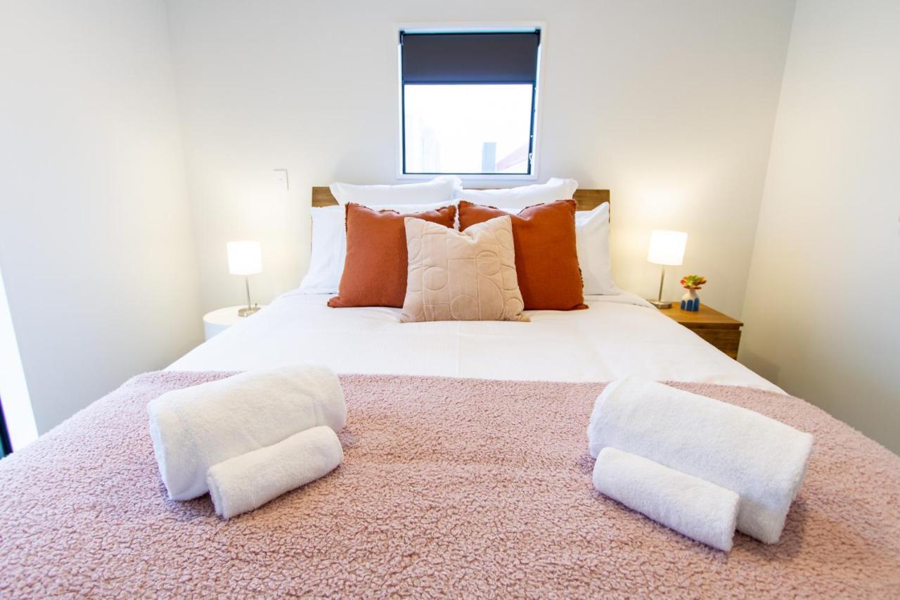 2 Bed Paradise Near Hagley Park Apartment Christchurch Bagian luar foto