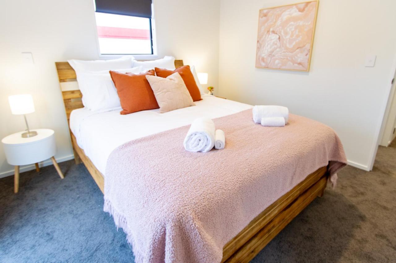 2 Bed Paradise Near Hagley Park Apartment Christchurch Bagian luar foto